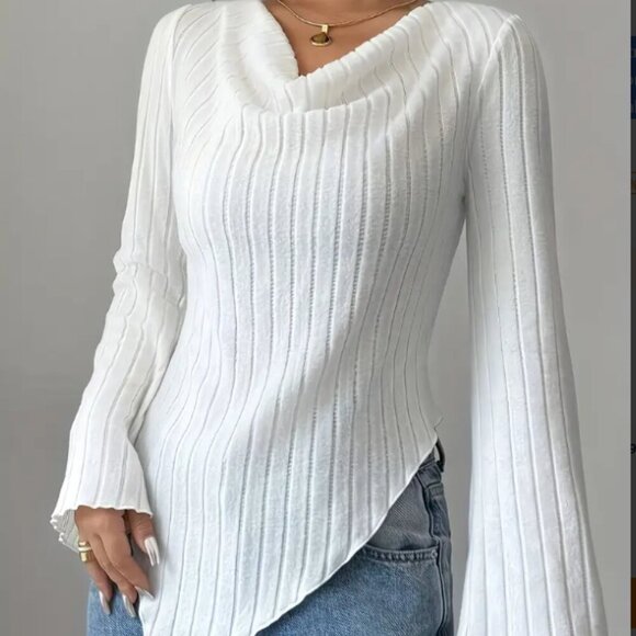 NWOT Elegant Long Sleeve Blouse – Stretchy, Chic Fall/Winter Wardrobe Essential - Picture 4 of 5